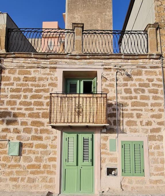 Ca' Sole Appartement Butera Buitenkant foto